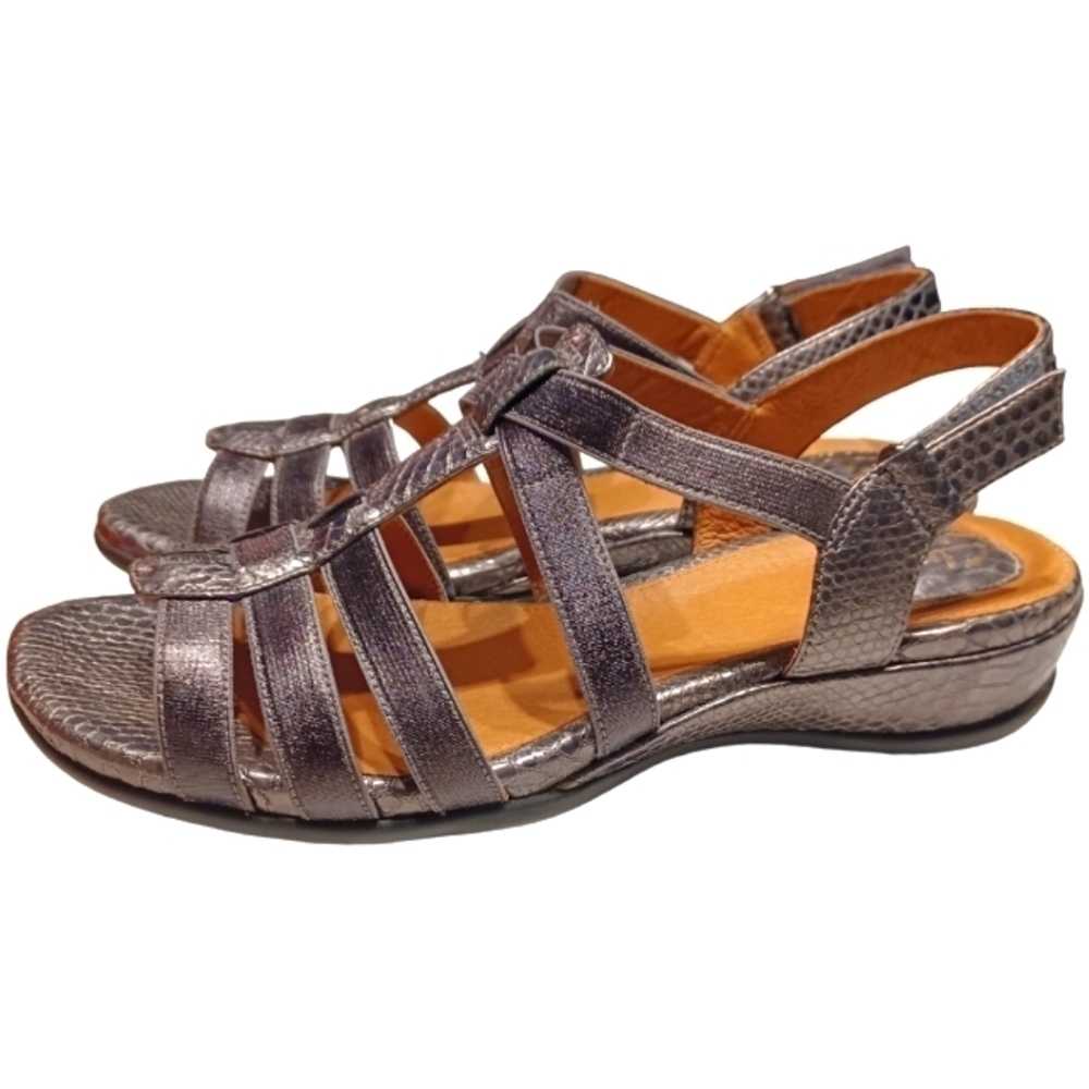 CLARK'S Artisan T Shape Ankle Strap Velcro Closure Sandals in Metallic Grey